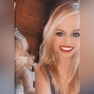 Meet your Posher, Meredith